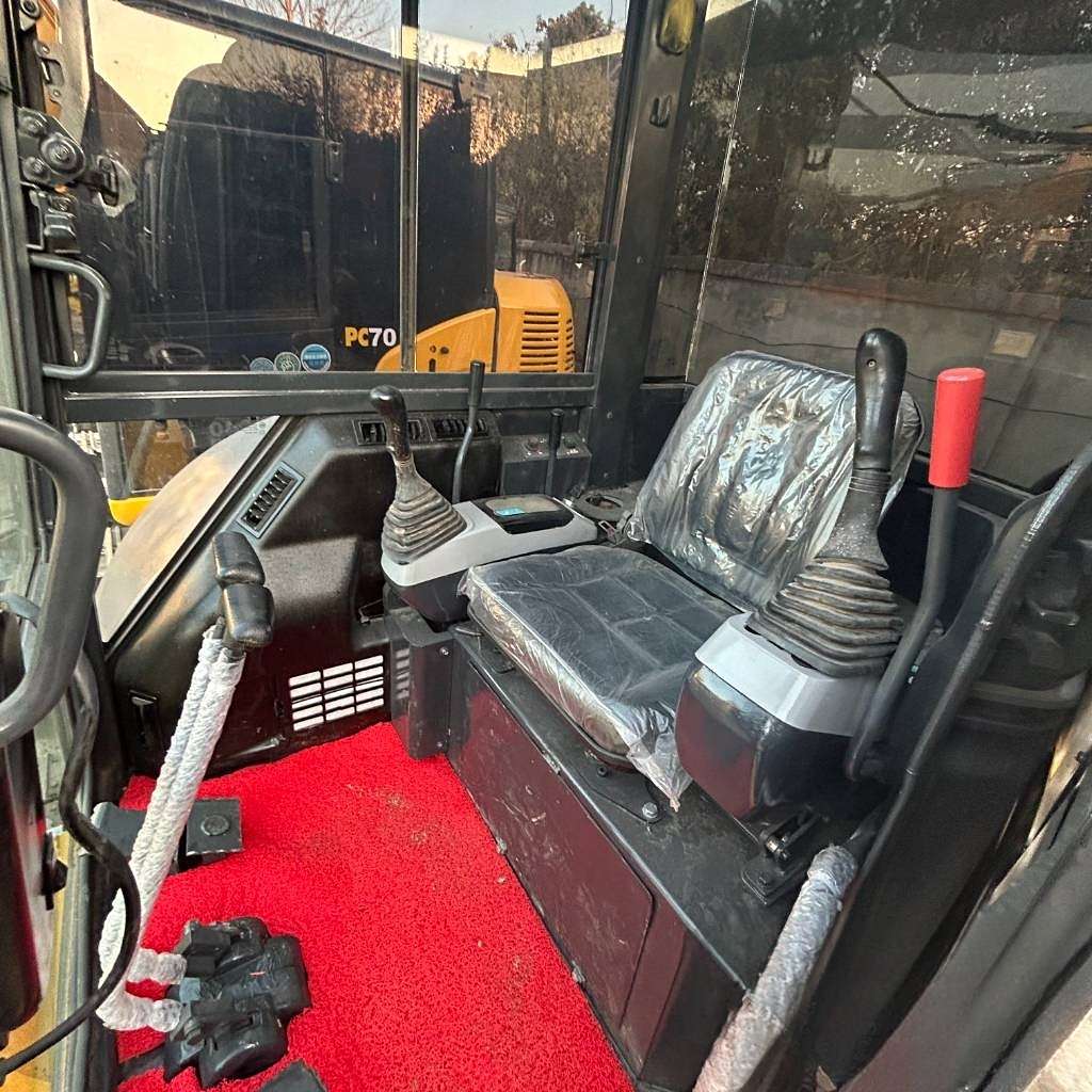 2022 - KOMATSU PC 40 MR Mini Excavator | Comacpro Global Pte. Ltd.